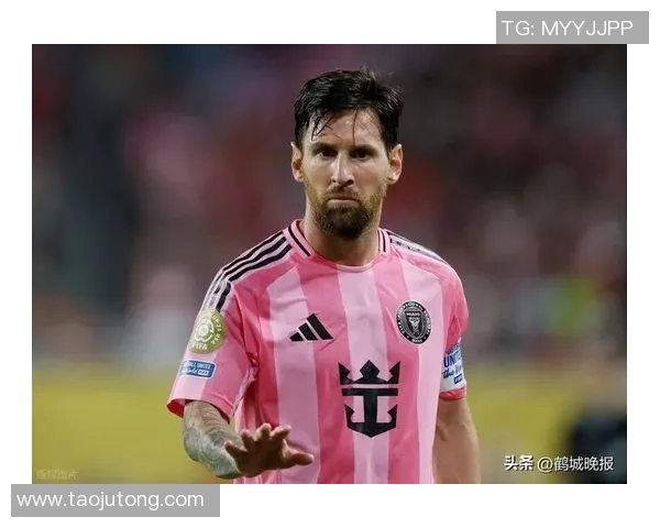 世界足坛身披三号球衣的传奇球星谁最具影响力