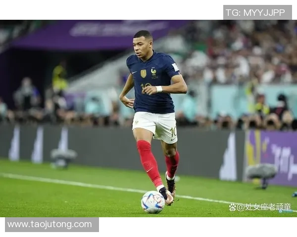 姆巴佩领衔新一代足球天才展现无与伦比的速度与技术 姆巴佩领衔新一代足球天才展现无与伦比的速度与技术