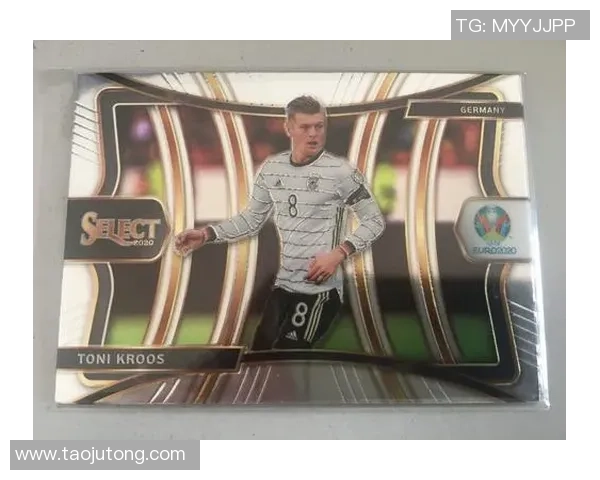 帕尼尼限量版足球球星卡铁盒装收藏套装珍藏版热卖中