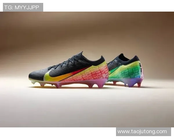 球星足球鞋个性字样解析 探秘顶级球员独特鞋款设计背后的故事