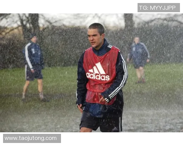 蜡笔足球：从街头少年到世界足坛传奇的崛起之路